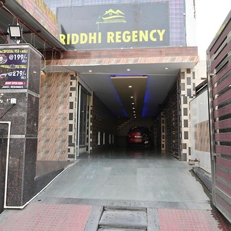 Hotel Riddhi Regency Lakhnau Kültér fotó