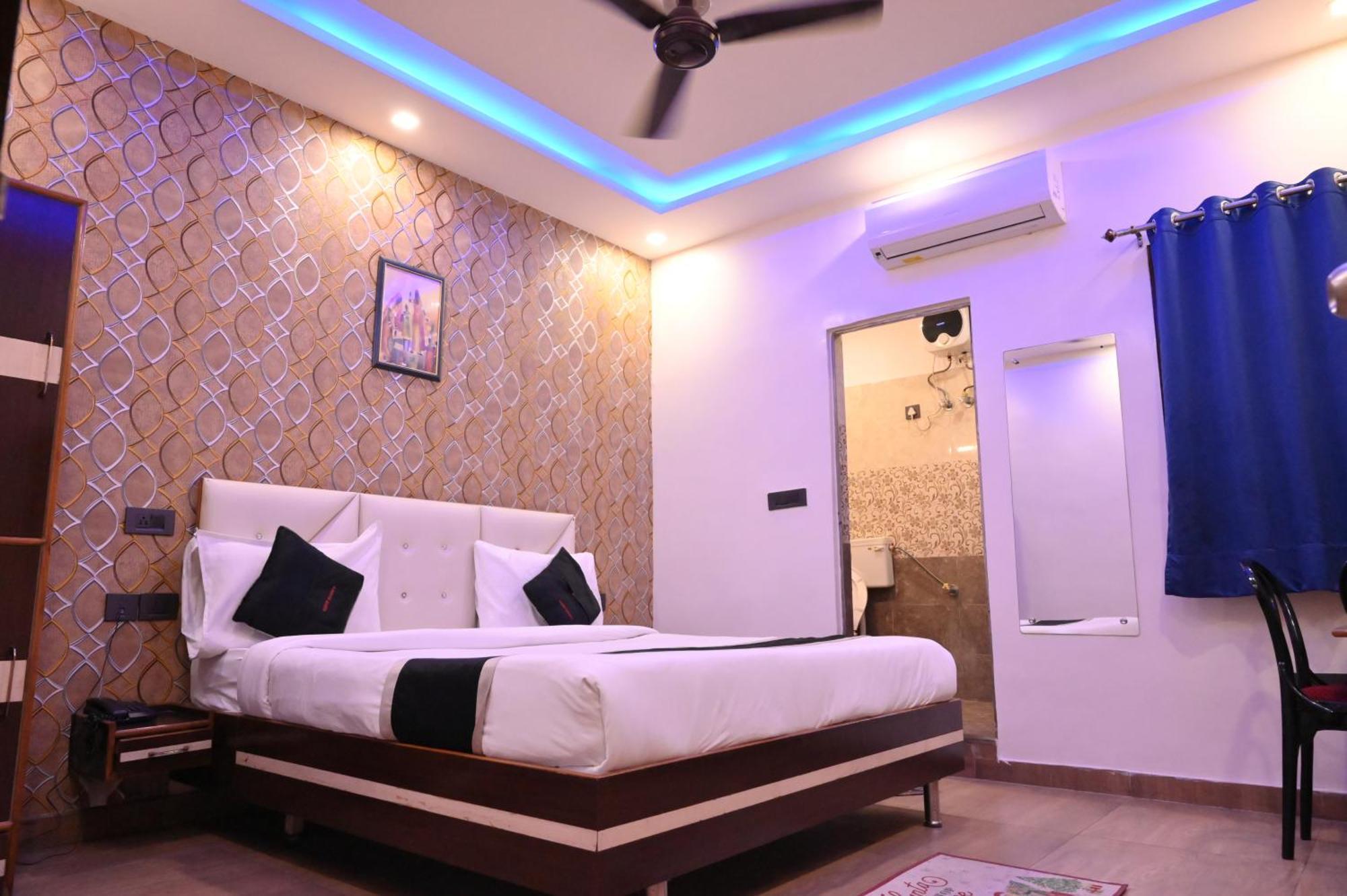 Hotel Riddhi Regency Lakhnau Kültér fotó