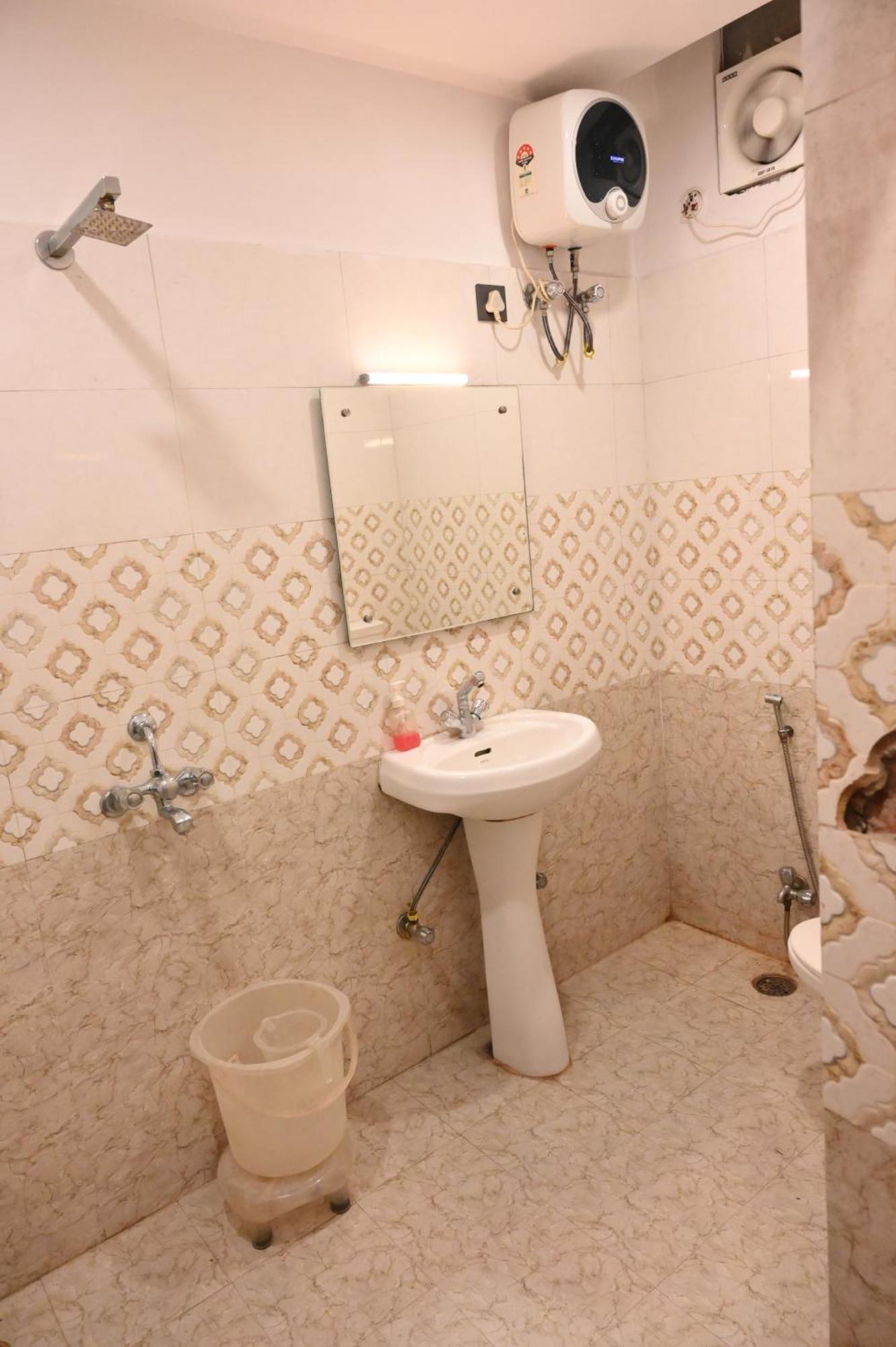 Hotel Riddhi Regency Lakhnau Kültér fotó