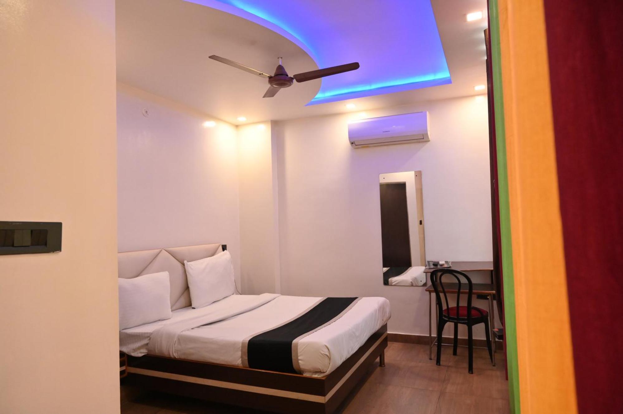 Hotel Riddhi Regency Lakhnau Kültér fotó